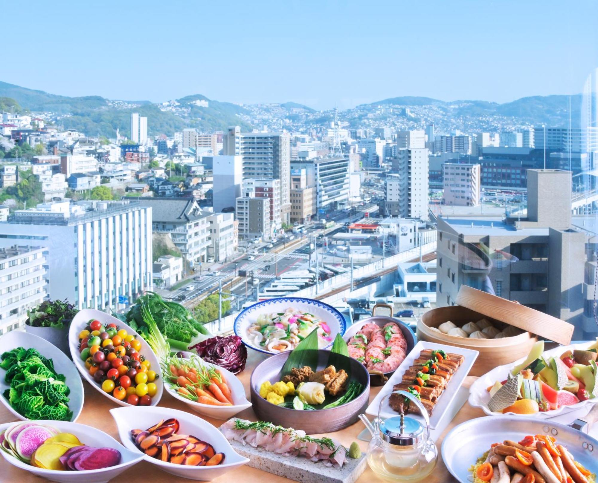 The Global View Nagasaki Exterior foto A view of the city