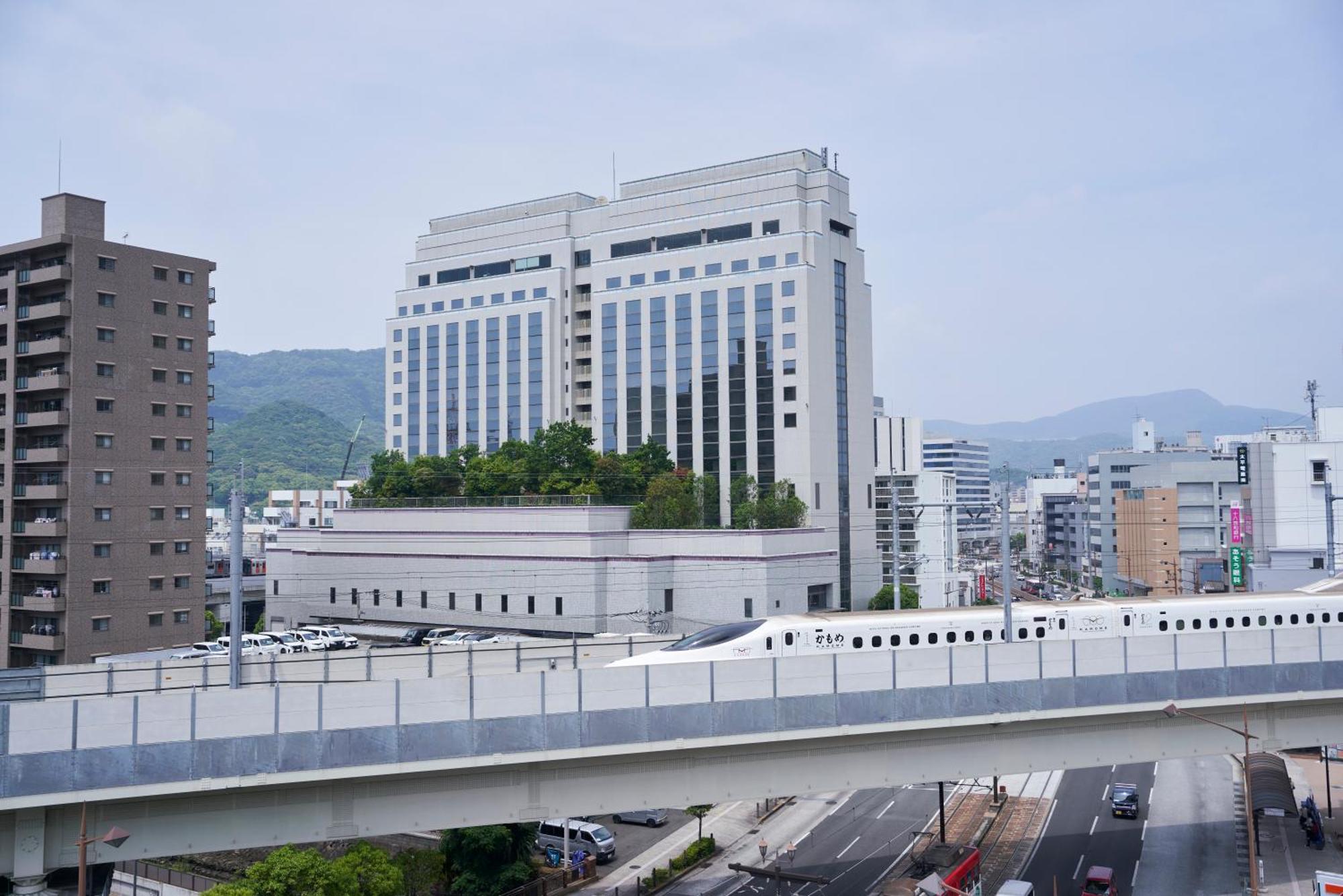 The Global View Nagasaki Exterior foto The station in 2015